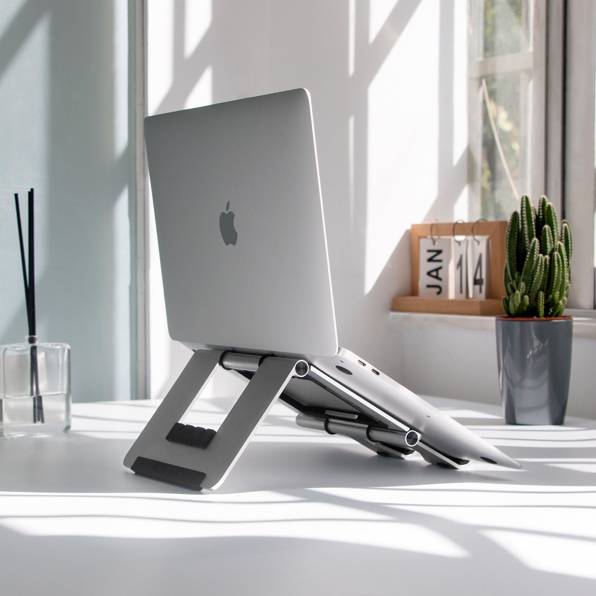 laptop stands macbook riser on desk